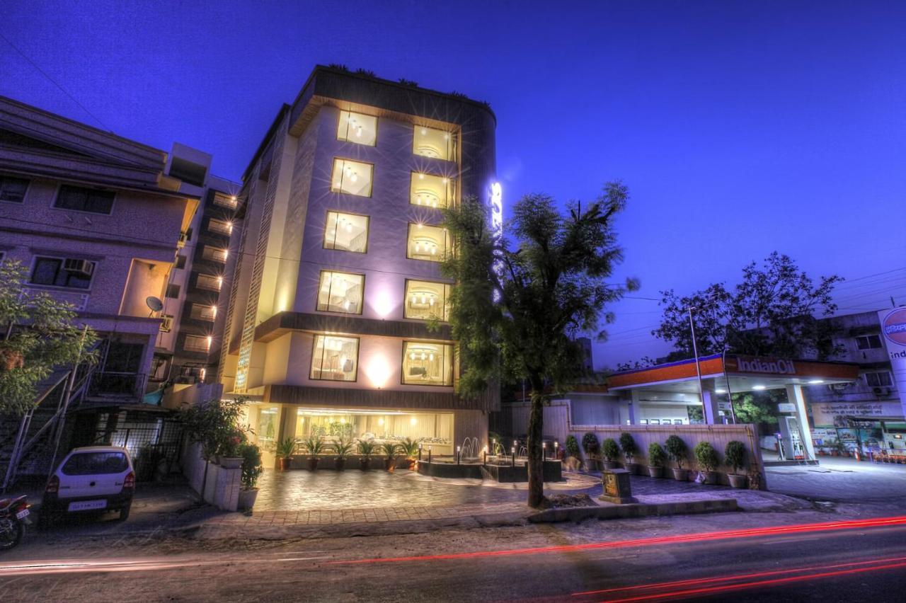 Scenaria Hotel Amhedabad Dış mekan fotoğraf